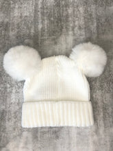 Load image into Gallery viewer, Baby 2 PomPom Beanie

